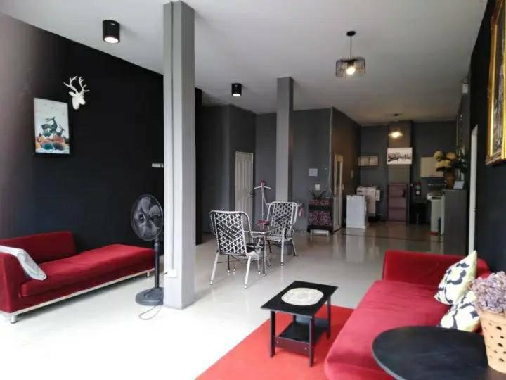 Iris Hostel Chiang Mai Bagian luar foto