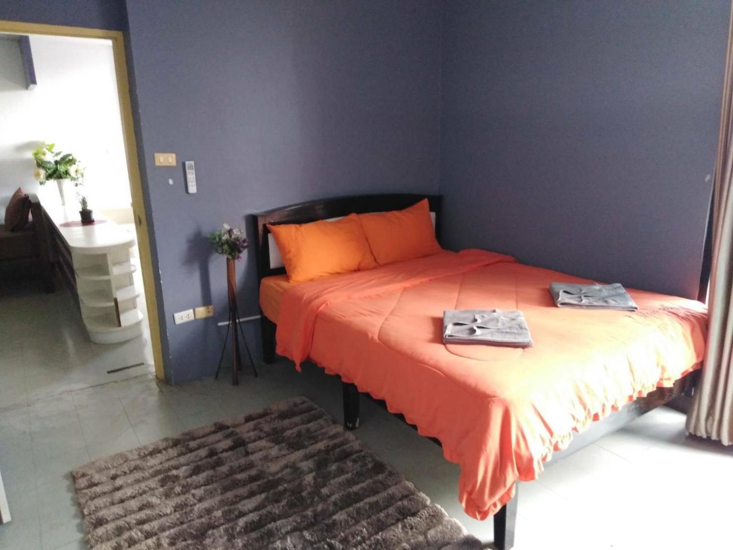 Iris Hostel Chiang Mai Bagian luar foto