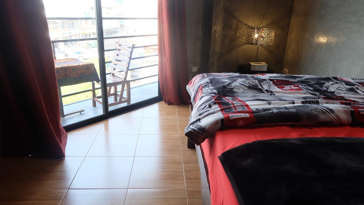 Iris Hostel Chiang Mai Bagian luar foto