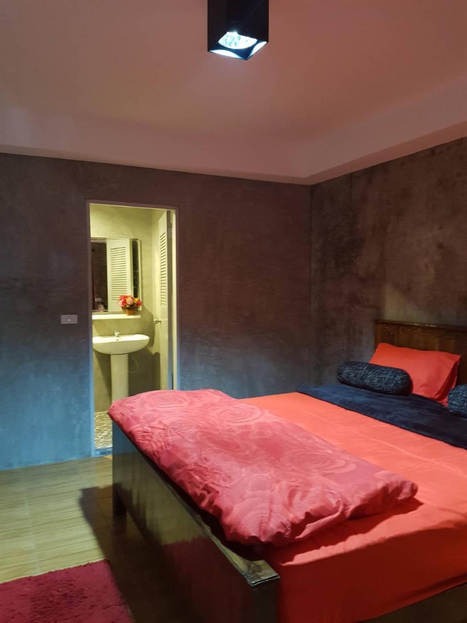 Iris Hostel Chiang Mai Bagian luar foto